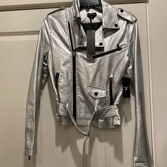 BEBE MOTORCYCLE JACKET SILVER NWT Vegan Faux Leather size-S - Picture 3 of 9